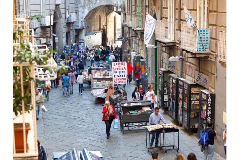D&M21 Panzió Nápoly Kültér fotó